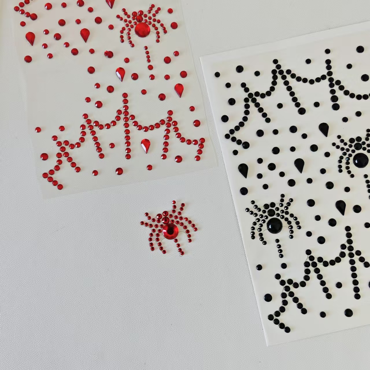 Party Supplies - ハロウィンステッカーパーティーステージフェイスメイクグリッタージェムコスプレダイヤモンド自己粘着装飾クラフト用品