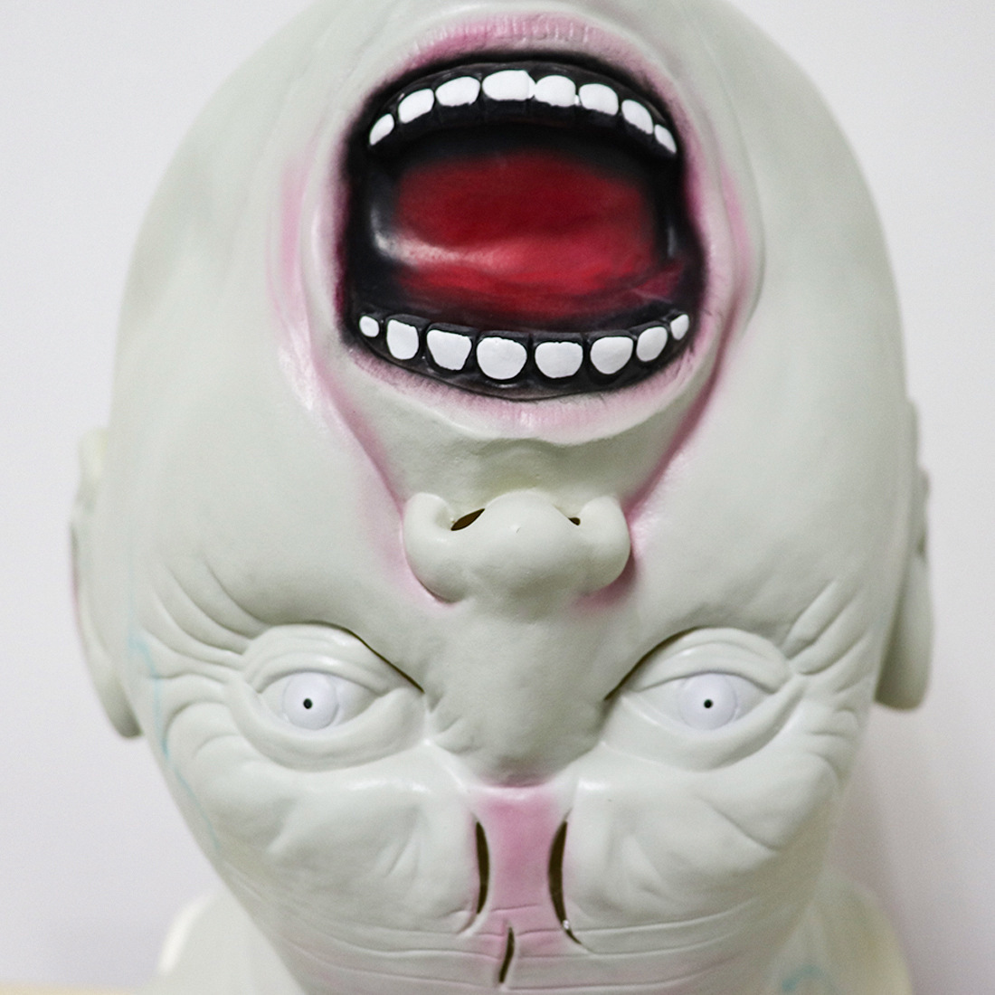 リアルなラテックス製の恐ろしい巨大なくちばしのあるモンスター - Latex Alien Mask Realistic のレビューと価格
