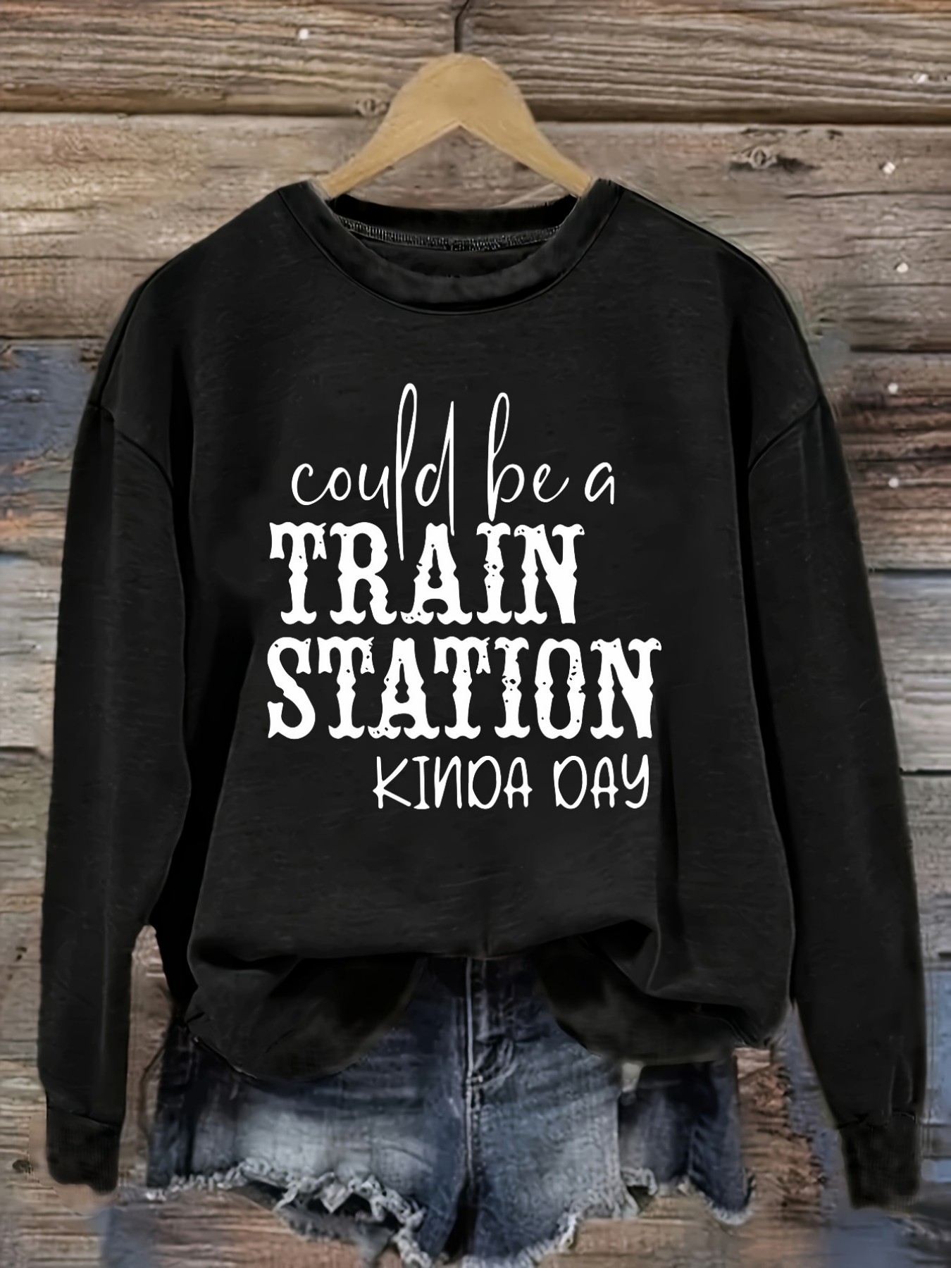 レディースカジュアル長袖クルーネックTシャツ、駅構内の風景を - Costumes のレビューと価格