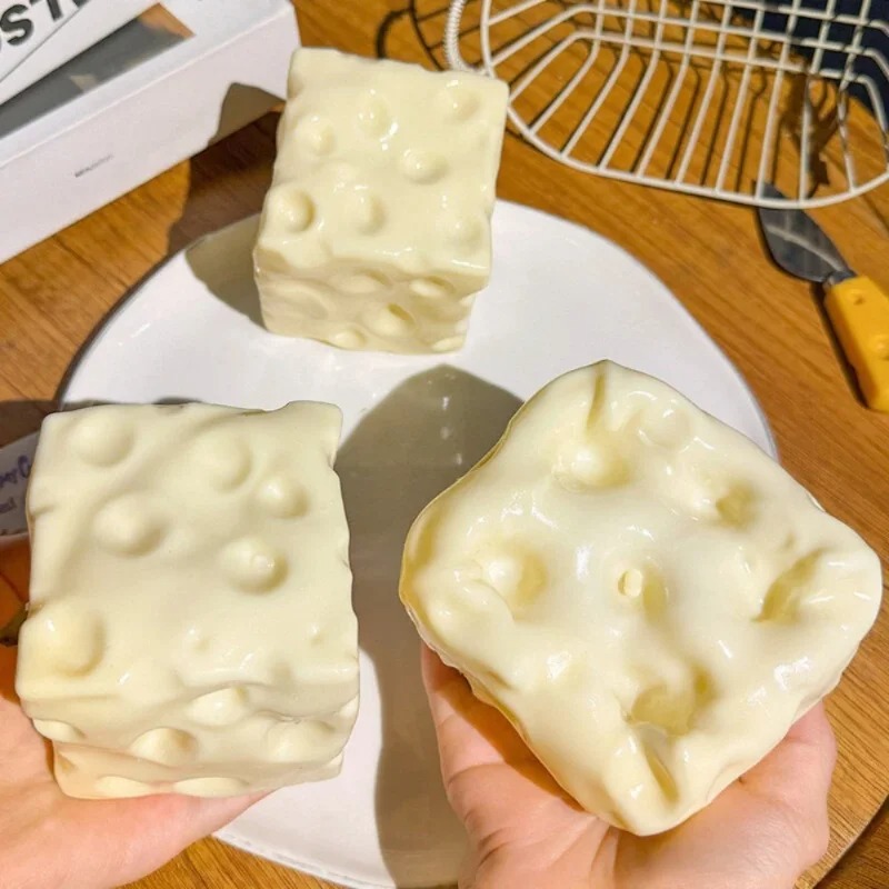 タバ スクイッシー チーズキューブ ストレスボール 形を変え - Novelty Gifts のレビューと価格