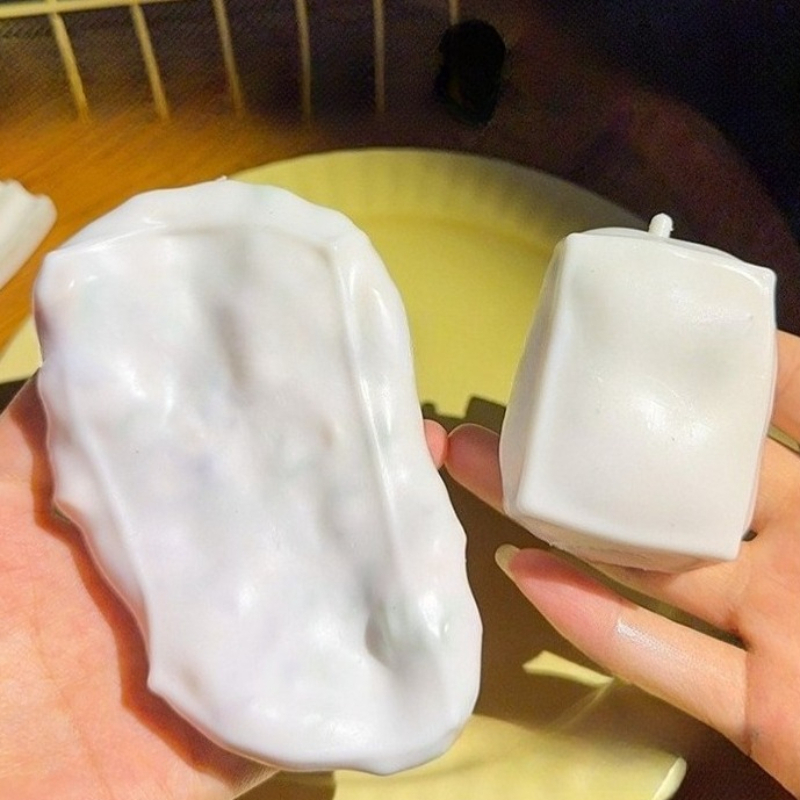 豆腐ストレスボール 形を変えられるノンバウンス カリカリクリ - Novelty Gifts のレビューと価格