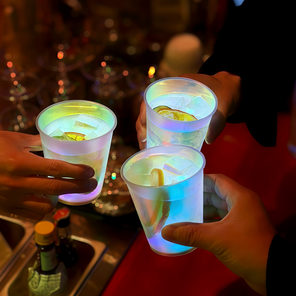 10個入り LED 暗闇で光るカップ 光るワイングラス 使い - Glow In The Dark Party Glasses のレビューと価格