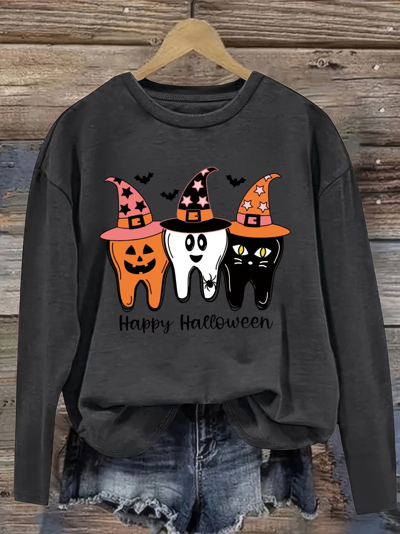 レディースカジュアル長袖クルーネックTシャツ、ハッピーハロウ - Costumes のレビューと価格